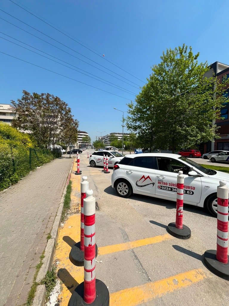 Bursa Metro Sürücü Kursu Sınav Parkuru & Manevra